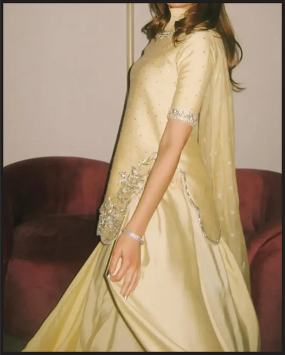 PALE_YELLOW