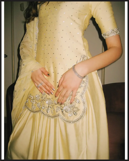 PALE_YELLOW