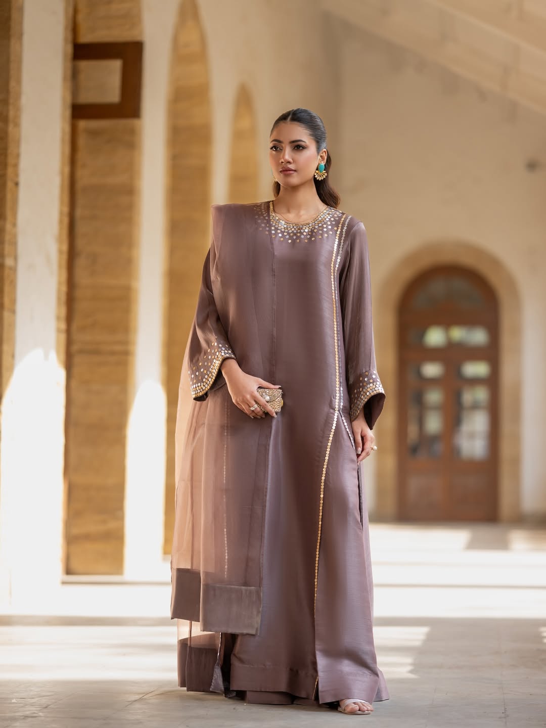 MAUVE_BROWN